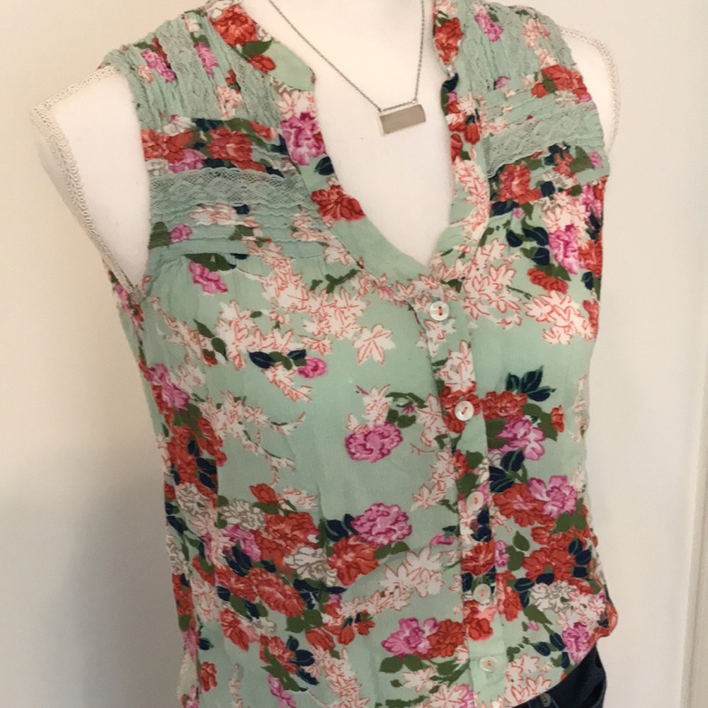 Gorgeous Meadow Rue blouse by Anthropologie - Picture 2 of 9